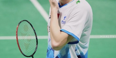 赛场打球换衣的小哥被拍，？湖北体育生王子骏太可了！