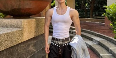 武汉187童颜巨肌健身小狼狗，颜值与身材反差满满...