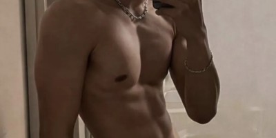 【2月精选】全见版！黑X上爆火的肌肉男模大尺度写真！腹肌翘臀19禁....