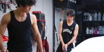 全是腹肌体育生的洗车店，你要光临吗？