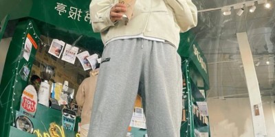 《歌手》里的隐藏大帅哥！他穿白裤子好好看啊啊啊！