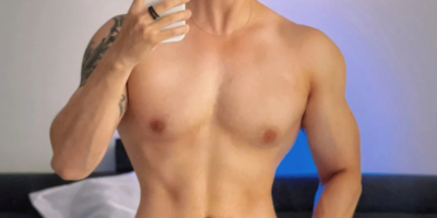 野生体育生自拍照太可了，身材真棒