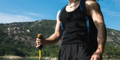 白皮肌肉帅哥一起体验大自然