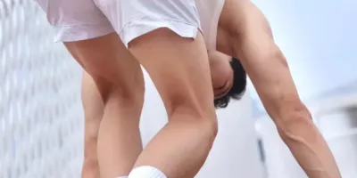 浙江工商大学体育生小哥攀岩