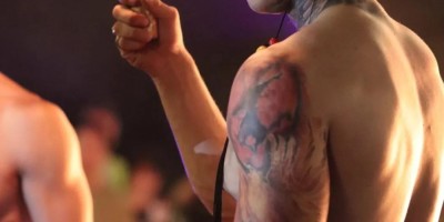 绝了！云南火把节现肌肉直男，帅得一塌糊涂！