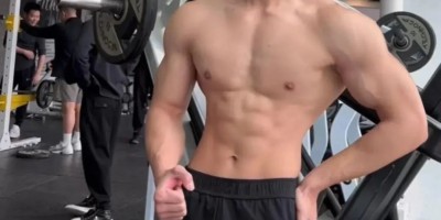 185cm川渝猛男！双开门肌肉湿身诱惑，燃爆眼球