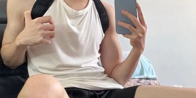 黑皮猛1体育生，一天到晚使不完的牛劲，学弟直呼.....