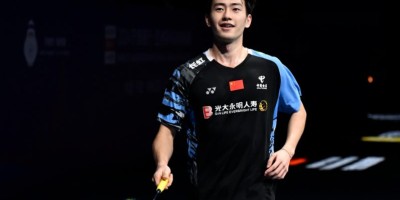 王昶露腹肌被上热搜，又白又嫩太绝了！