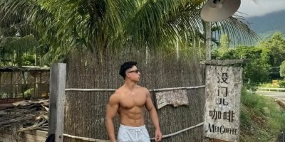 182cm痞帅白袜黑皮肌肉小哥，冰激凌与你约会