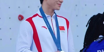 伍鹏攀岩令人心动的少年感，在彩虹圈走红