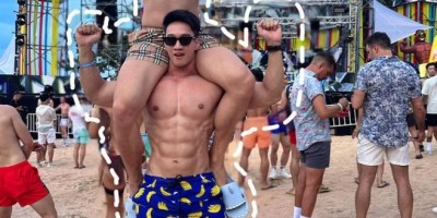 28岁健身网红玩转泰国，这完美的鲨鱼胸和莲藕臂，这肌肉鲨鱼看见“跑”，大象逗着玩