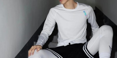 阳光白皮薄肌男大，小鲜肉湖上划艇撩腹肌