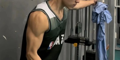 篮球体育生走红，运动少年感十足