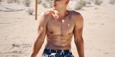 30岁健身天菜学长，回校分享健身职涯，这麒麟臂和完美胸，学弟学妹看写真都不谈定