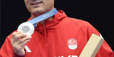 G圈Yusuf Dikec大叔走红，被誉为“神枪手”