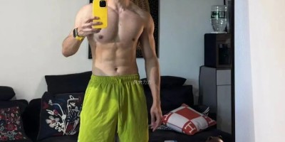 19cm洗澡肌肉帅哥自拍私照流出，居然不打码！