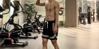 180cm大汗淋漓的篮球体育生，八块腹肌居然湿了