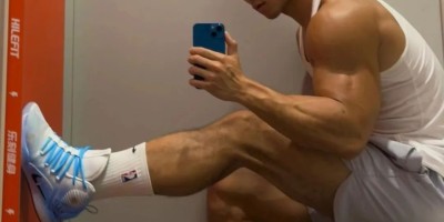 黑皮体育生八块腹肌太硬，老阿姨不淡定了！