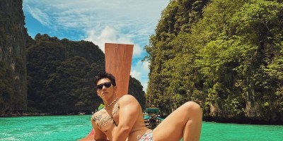 黑皮男脱运动裤穿超短泳裤，大长腿垒的太紧太有型啦！