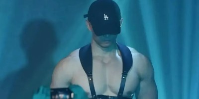 男妈妈？这个DJ的胸肌好大！