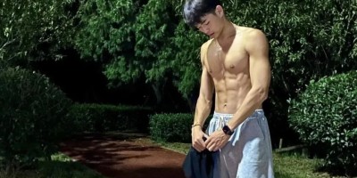 193CM黑皮田径体育生，19岁山东男大的迷人魅力！