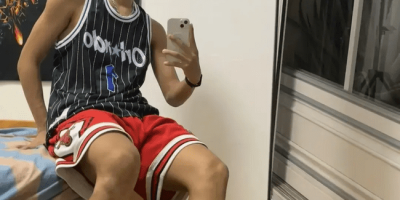 男大体育生黑皮肌肉帅哥独自在酒店！