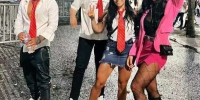 跑马拉松脱衣服的运动男,穿灰裤子大实力藏不住了! 跑马拉松脱衣服的运动男,穿灰裤子大实力藏不住了!