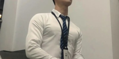 禁欲正装，山东大男孩，楼梯口来一下......