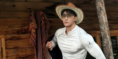 185黑皮大狙体育生，家住18楼，太过壮观，没眼看..........