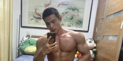 推上爆火的北京寸头肌肉天菜，胸肌也太大大大了！