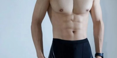 185白皮帅哥游泳教练，大包警告别太明显......