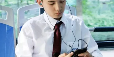 胡先煦新电影脱光光跪着喊主人，双手抱着太有看头啦！