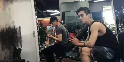 许凯露内裤边大秀腹肌身材，这实力让于正又要给他安排新戏了！