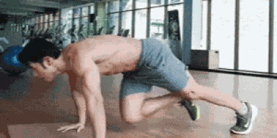 穿海绵宝宝短裤的腹肌小哥，你要吗！