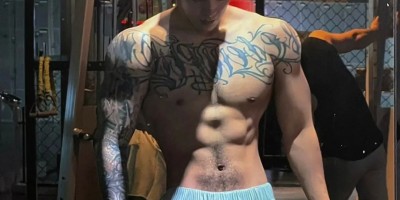 爱打篮球的体育生小爷们，帅不