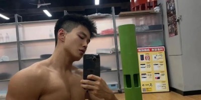 188cm痞帅黑皮体育生又大又潮！