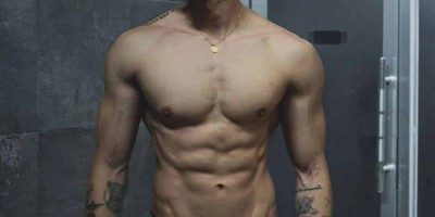 随地大小拍！这个新疆体育生秀肌肉火了……