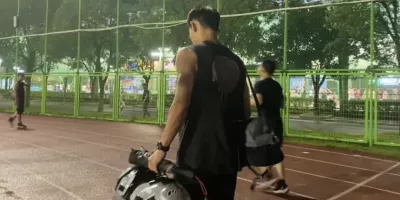 188CM黑皮运动男大汗淋漓样子太爱了，长腿好强呀