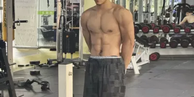 191CM黑皮体育生长腿弟弟，不错哦