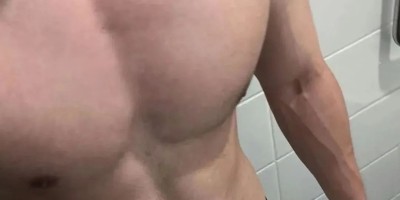 这肌肉男大超可以啊！看第一眼就沦陷了！