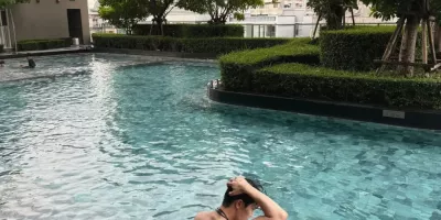 第一次骑行还不忘晒腹肌照，长的真好看呀！