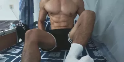 室友让我给他拍性感照片,发给对象 室友让我给他拍性感照片,发给对象