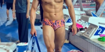 汪顺的泳裤太勒了！