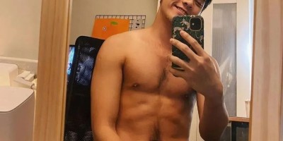 你见过荷尔蒙爆棚的小哥剃胸毛吗？让人又爱又恨