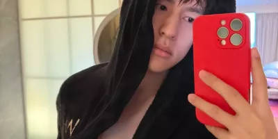 24岁男神冻晕在多落米蒂，也能撩翻泳池！