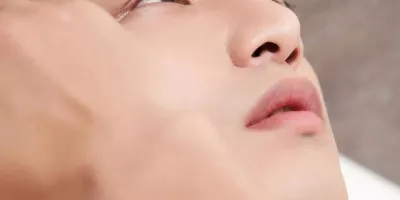 超帅小哥哥浴室清洗肌肉胴体 腋毛腹毛全展现