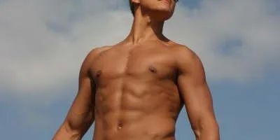 183CM粗壮肌肉男演员 扮演性感肌肉天使超诱