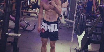 湖工大体育生更衣室换衣服被拍，新疆小伙太招女记者了！