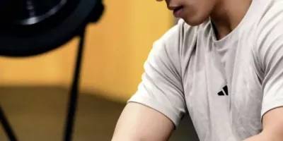 CrossFit陈胜穿短裤举重火啦，实力太大太强了！！