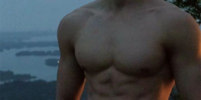 肌肉男大撞脸宏翔走红，这胸肌比宏翔大了好几个维度啊！